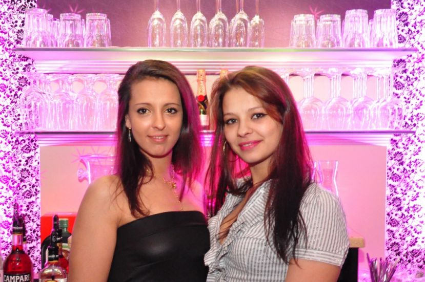 Ionela und Cristina (v. l.)