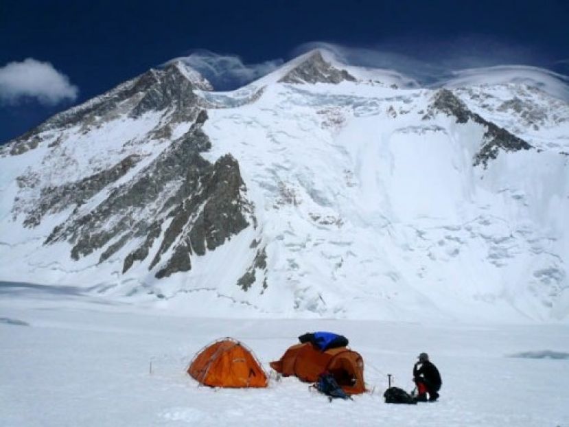 C1 (5900m), in background G2