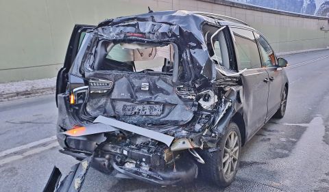 Lkw krachte auf Pkw