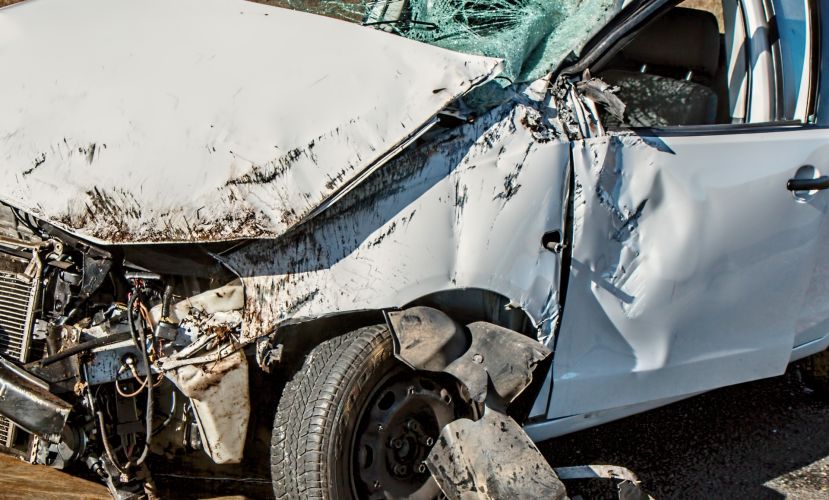 Drei Verletzte bei Auffahrunfall