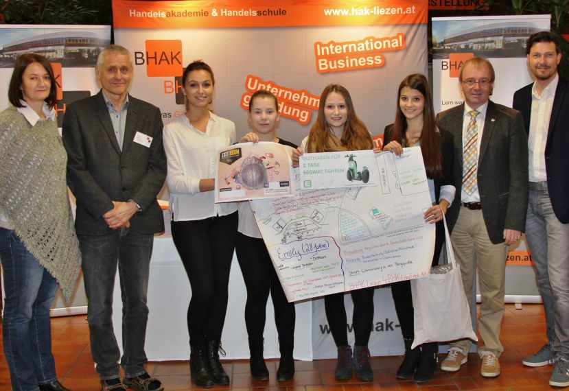 Mag. Gerhild Lackner, Mag. Simon Pichlmayer, Erleta Mehmeti, Erika Turk, Anna Böhm, Katrin Schönegger, Direktor Josef Ahornegger, Mag. Harald Reichmann