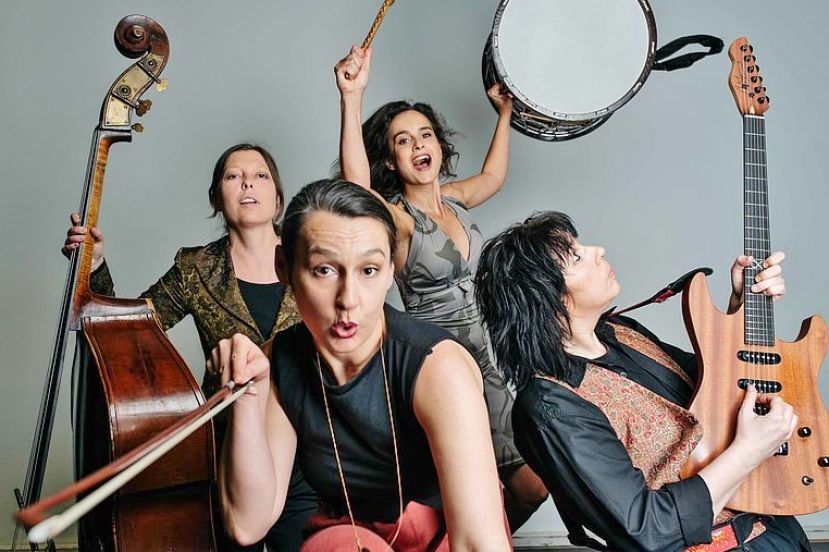 Madame Baheux mit Frauenpower im Kulturhaus