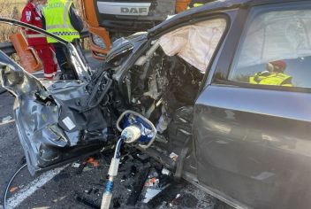 Bei Frontalkollision schwer verletzt