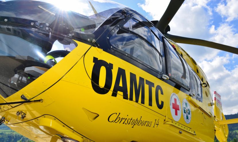 Schwerer Traktorabsturz bei Heuarbeiten