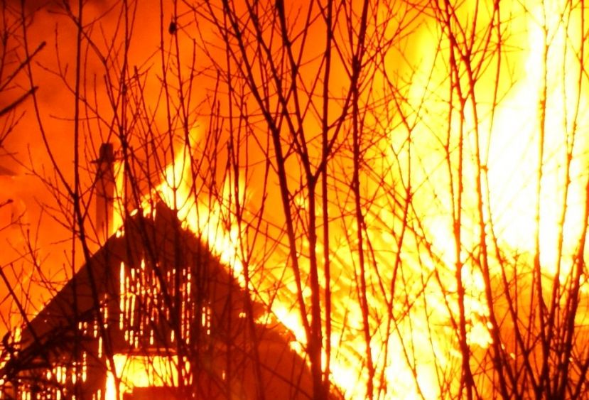 Hall Brand einer Fischerhütte