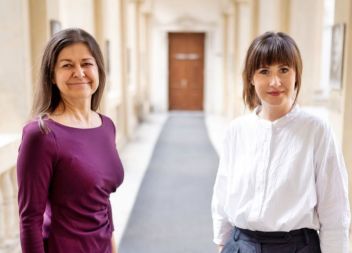 Soziallandesrätin Doris Kampus/Abgeordnete Michaela Grubesa: „Unsere Wohnunterstützung ist wirksam und treffsicher. Das zeigt die Jahresbilanz 2023 ganz deutlich. Angesichts des bis zu 60-prozentigen Anstiegs der Energiepreise in den vergangenen zwei Jahren haben wir gehandelt und erhöhen die Wohnunterstützung erneut um 10 Prozent.“