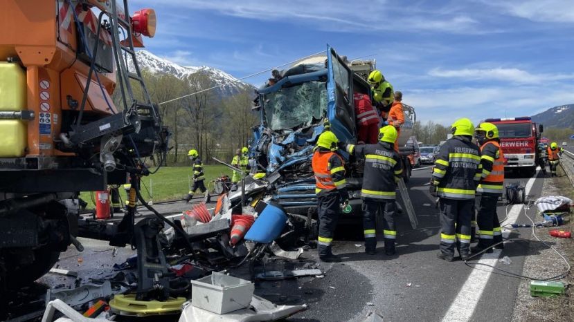 Schwerer Auffahrunfall auf der A9