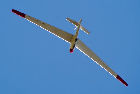Sprung aus Flugzeug, Schirm öffnete sich nicht!