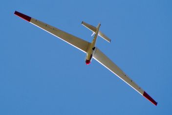 Sprung aus Flugzeug, Schirm öffnete sich nicht!