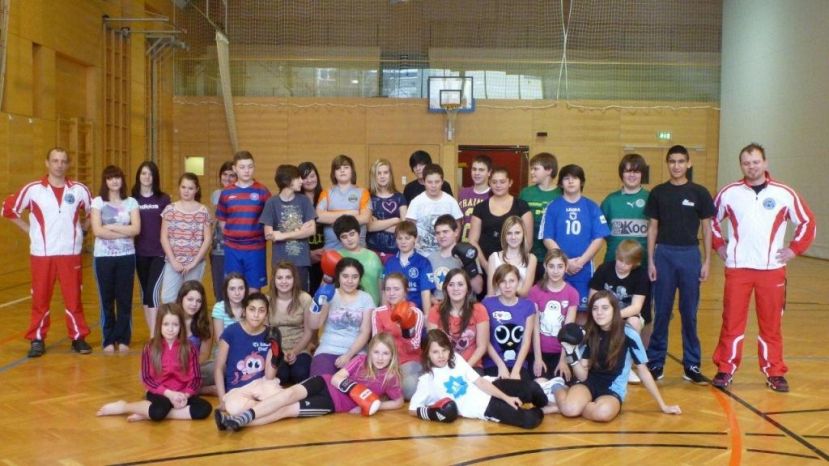 Boxprofis besuchen Realschule Liezen