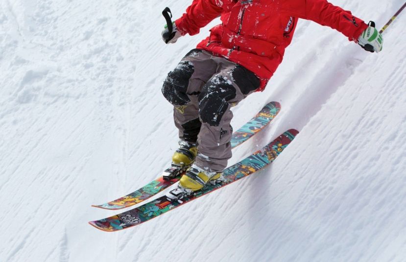 Mehrere Personen bei Skiunfällen verletzt