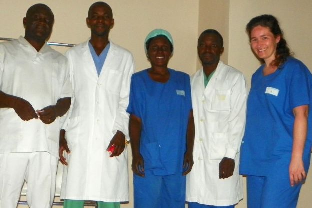 Operationsschwester im Herzen Afrikas
