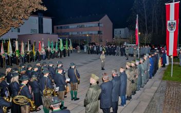 Feierliche Kranz Niederlegung in Aigen im Ennstal