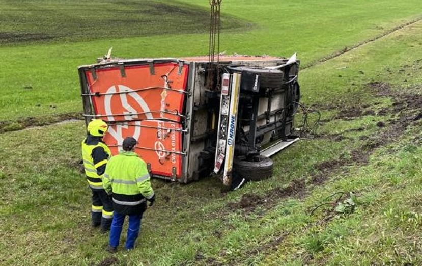 Pkw im Graben, keine verletzten Personen!