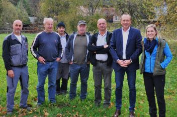 Fuxjäger Thomas (Bauhof), Bartlitsch Gerhard (Berg- und Naturwächter), Weissensteiner Alfred (Bauhof), Stoll Ernst (Berg- und Naturwächter), Hudler Friedrich (Berg- und Naturwächter), Armin Forstner (BM St. Gallen), Eva Maria Vorwagner (Biodiversitätsexpertin St. Eisenwurzen)