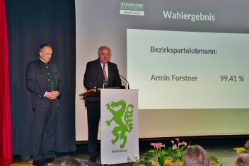 Landeshauptmann Hermann Schützenhöfer wohnte dem ÖVP-Bezirksparteitag im Kulturhaus in Liezen bei.