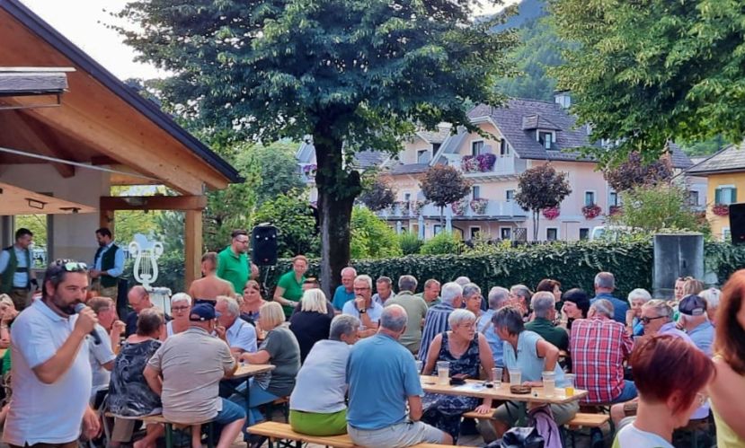 Maibaum Umschneiden in Wörschach