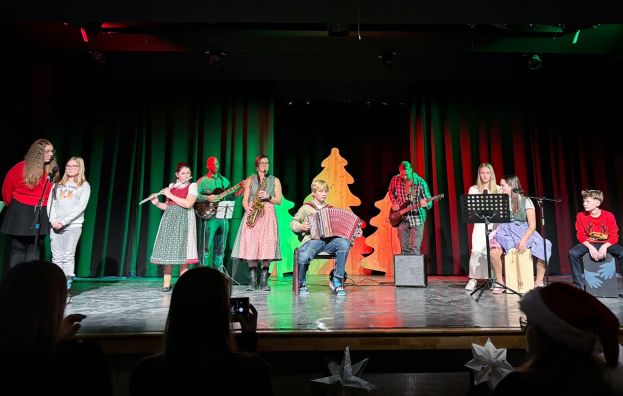 Festlicher Adventzauber in der Mittelschule