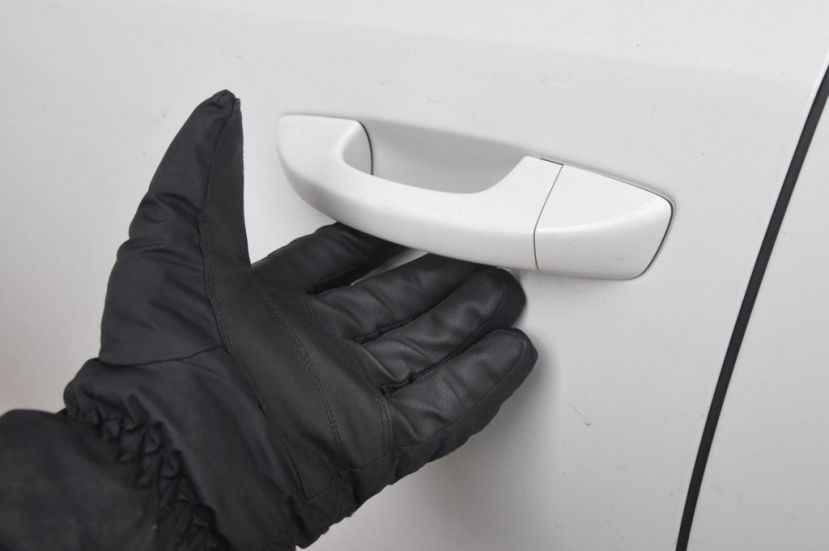 Firmenautos aufgebrochen