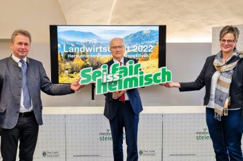 Landwirtschaftskammerpräsident Franz Titschenbacher, Agrarlandesrat Hans Seitinger und Landesbäuerin Viktoria Brandner