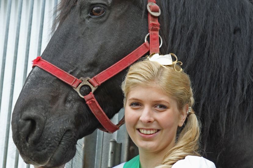 Die adelige Nachfolgerin der aktuellen “Dachsteinkönigin” Milena Rohrmoser wird gesucht.