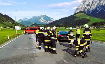 Schwerer Verkehrsunfall auf der B145