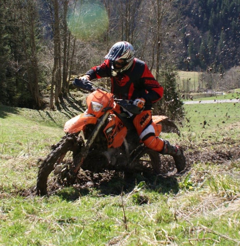 Schüler verletzt sich beim Motocross