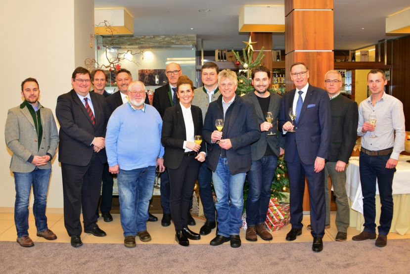 Mario Brandmüller, Jörg Siegel, DI Herbert Wölger, Bertram Mayer, Josef Mitterer, DI Helmuth Neuner, Geschäftsführung Mag. Sandra Neukart, Harald Nachbagauer, Bürgermeister Hermann Watzl, Mag. David Osebik, Geschäftsführung Hartmut Geese, Johannes Scheiblehner, Christian Haider