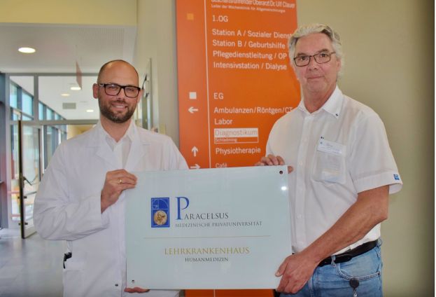 Prim. Georg Mattiassich (links) und der Ärztliche Direktor Prim. Karl Wohak freuen sich auf die Zusammenarbeit