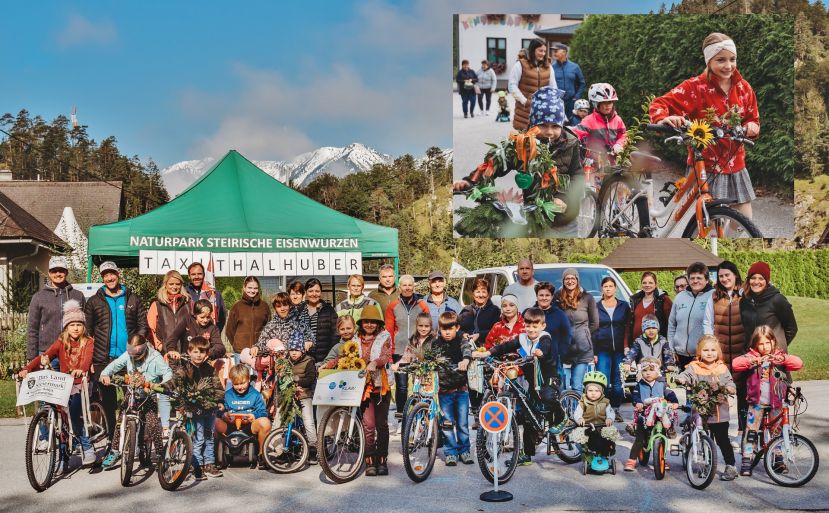 Gruppenfoto nach Prämierung zu den schönsten Fahrrädern
