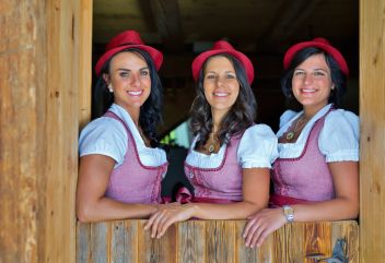 Die Hollerstauden aus dem Hut gezaubert