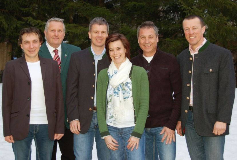 v.l.n.r.: Wolfgang Nister (Schriftf. Stv.), Alfred Deopito (Kassier Stv.), Obmann DI Andreas Gruber, Mag. Claudia Gruber (Schriftf.), Hannes Raschka (Obmann Stv.) und Horst Binna (Kassier).