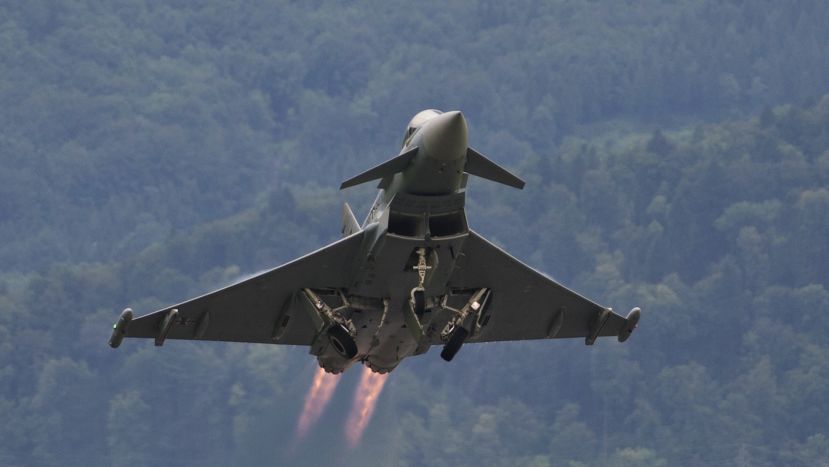 Eurofighter fliegen vermehrt über das Ennstal