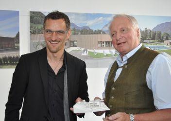 Architekt DI Gerhard Kreiner und Bgm. Mag. Rudolf Hakel