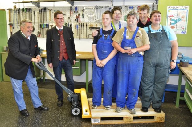 Ameise für die werkende Jugend