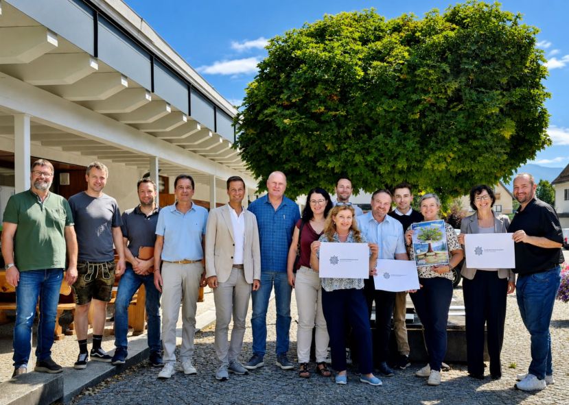 Franz Zach (Marktgemeinde Öblarn), Bgm. Franz Josef Lemmerer (Gemeinde Wörschach), Vize-Bgm. Christian Platzer (Marktgemeinde St. Gallen), Bgm. Bernhard Moser (Gemeinde Landl), Kassier und Bgm. Thomas Reingruber (Marktgemeinde Gröbming), Bgm. Reinhard Metschitzer (Gemeinde Ardning), Vize-Bgm.in Angelika Enhuber (Gemeinde Ardning), Obfrau und Bgm.in Andrea Heinrich (Stadtgemeinde Liezen), GK Ferdinand Moser (Gemeinde Sölk), Schriftführer und Bgm. Hannes Andrä (Marktgemeinde Altenmarkt), Lucas Berger (RML), Dr.in Eva Stiermayr (RML), Gabriele Ertl (cyb cyber telekom GmbH) und Gerold Babuschik (cyb cyber telekom GmbH)