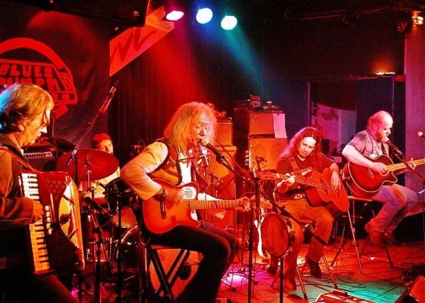BLUESPUMPM &amp; Ratzenbeck im Moarhof