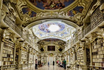 Sonderführung "Bibliothek bei Nacht"