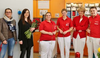 Blumen für die Pflegekräfte der Volkshilfe