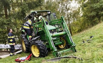 Mit Traktor schwer verletzt