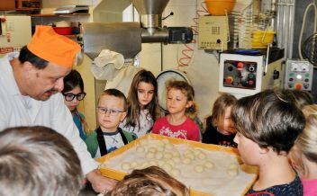 Backstube &amp; Kochschule für die Kleinsten