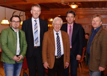 Martin Gaber (Waldverband Steiermark), Volkhard Maier (Naturpark Sölktäler), Franz Alt (Journalist und Buchautor), Bgm. Werner Schwab (Naturparkobmann), Ernst Nussbaumer (Modellregions-Manager)