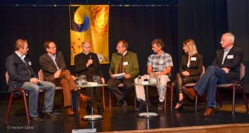 Brandmüller, Bliem, Bischof Kapellari, Moderator Gasperl, Stangl, Aigner-Haas, Hakel