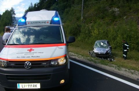 Verkehrsunfall fordert schwer Verletzte
