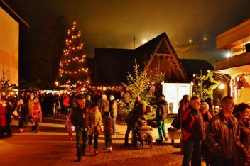 Gemeinsamer Christkindl- Markt