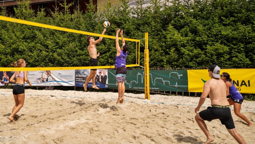 Sand, Sonne und Spitzenvolleyball