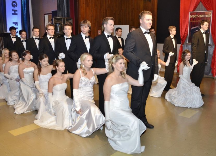 Begeisterte Besucher am HTL-Ball in Trieben