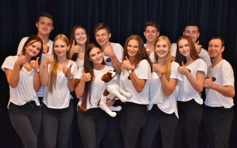 HUNDert Prozent Erfolg für die JUNIOR Company