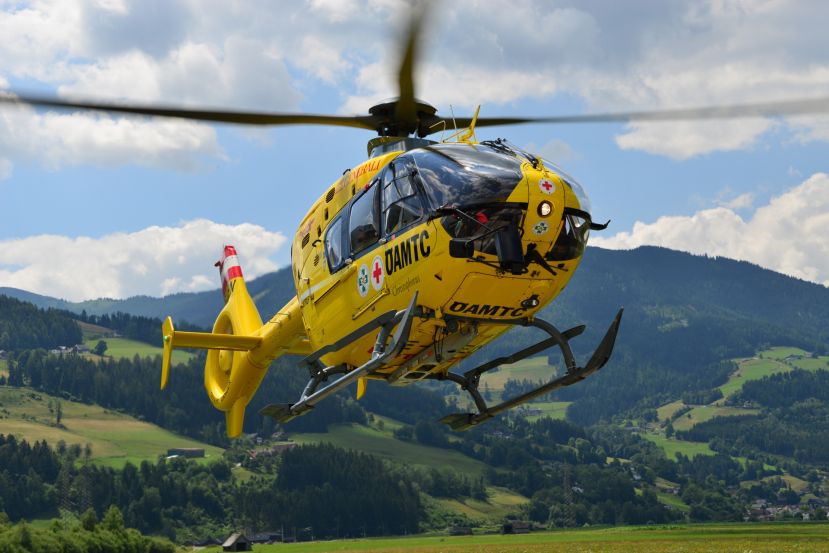Motorrad-Fahrer von PKW schwer verletzt