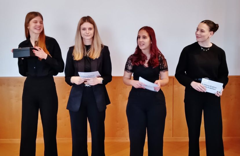 Sabrina Piller, Carina Seethaler, Eszter Babics und Katharina Petter bei der Präsentation ihrer Projekt- und Diplomarbeit